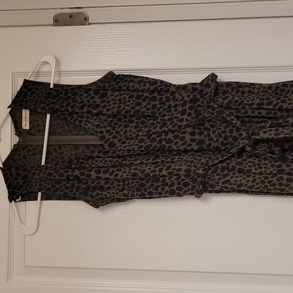 Abercrombie & Fitch Green Leopard Jumpsuit Women's Size XS - Picture 10 of 10